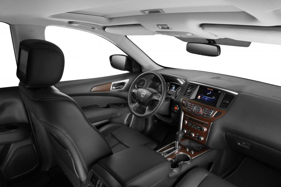 Интерьер Nissan Pathfinder 2017 года  (LA) (фото 23 из 32)